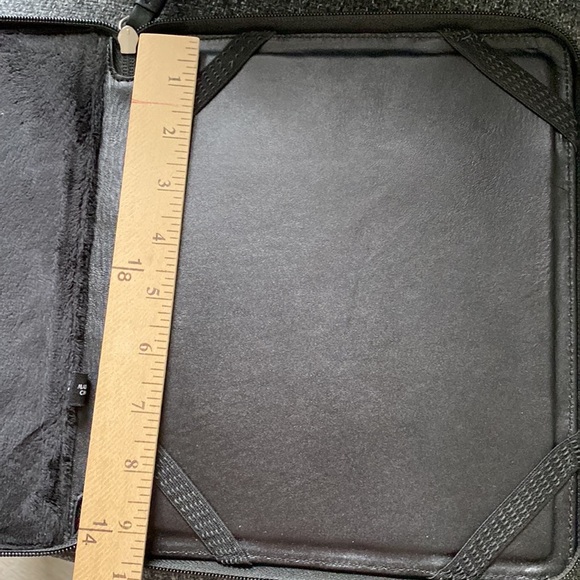 Bodhi Croc Tablet Carrying Case - Picture 12 of 14